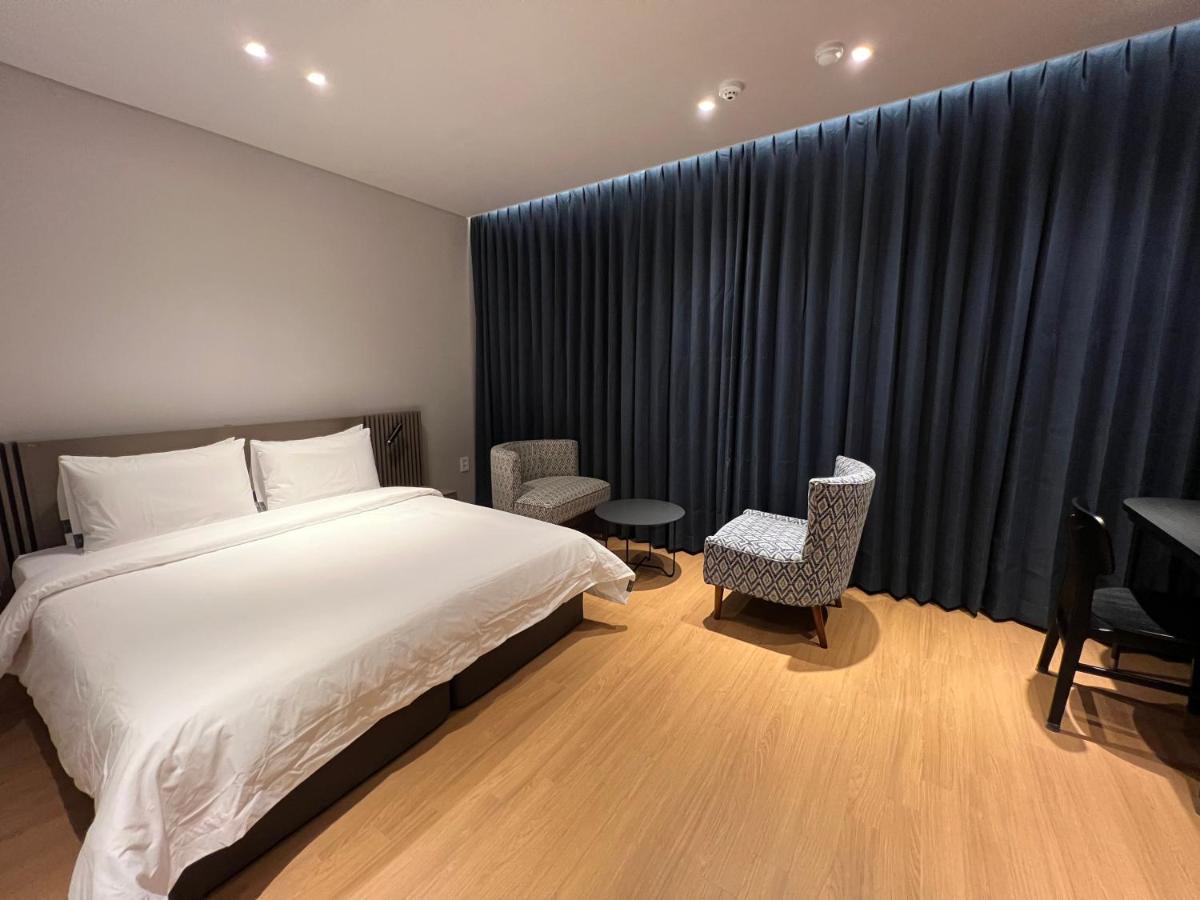 Jinhae Intercity Hotel Changwon Exterior photo